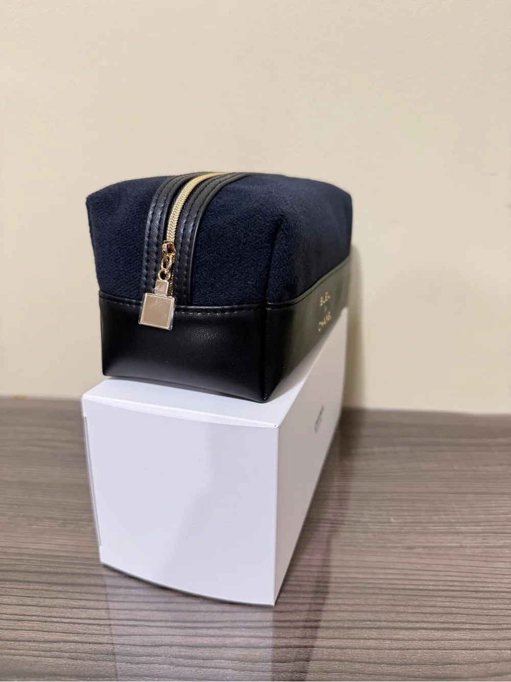 CHANEL size 48”